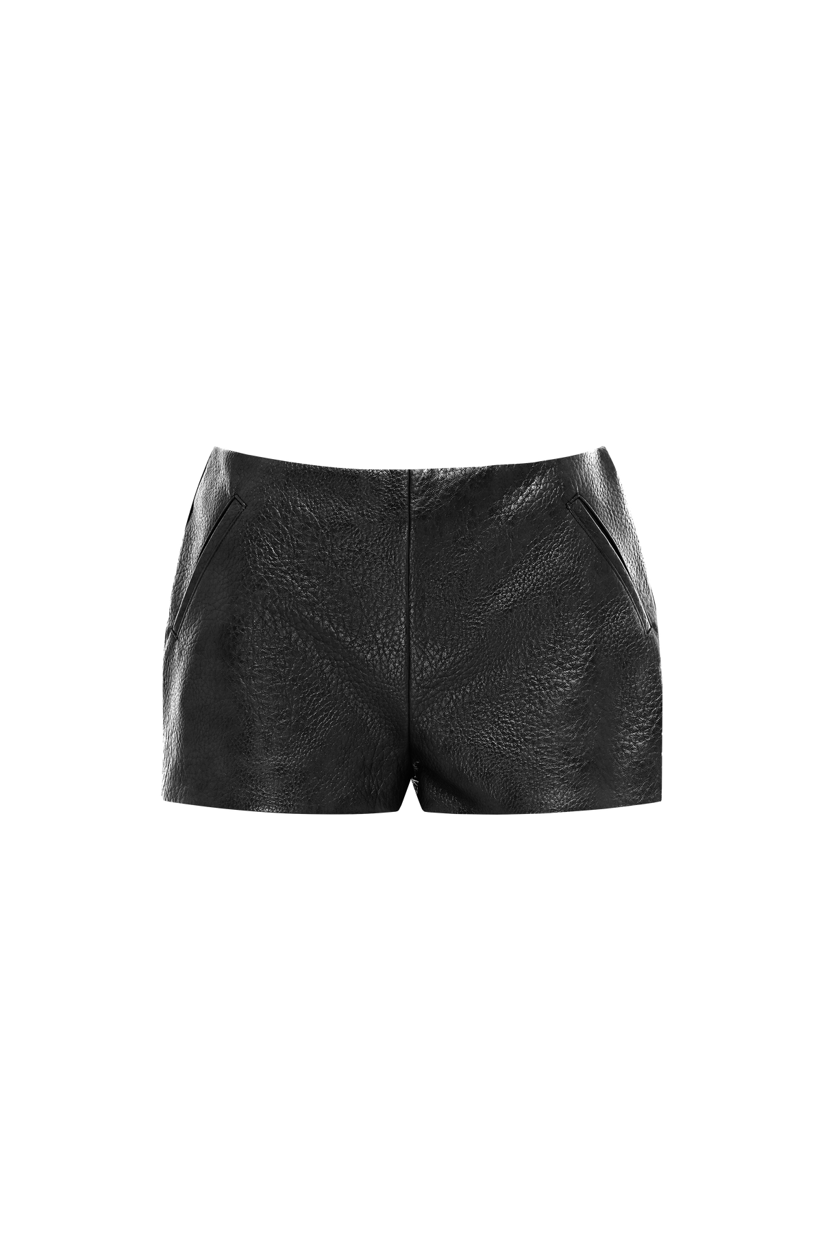 Pantalón corto negro tipo cuero con costura central y bolsillos laterales