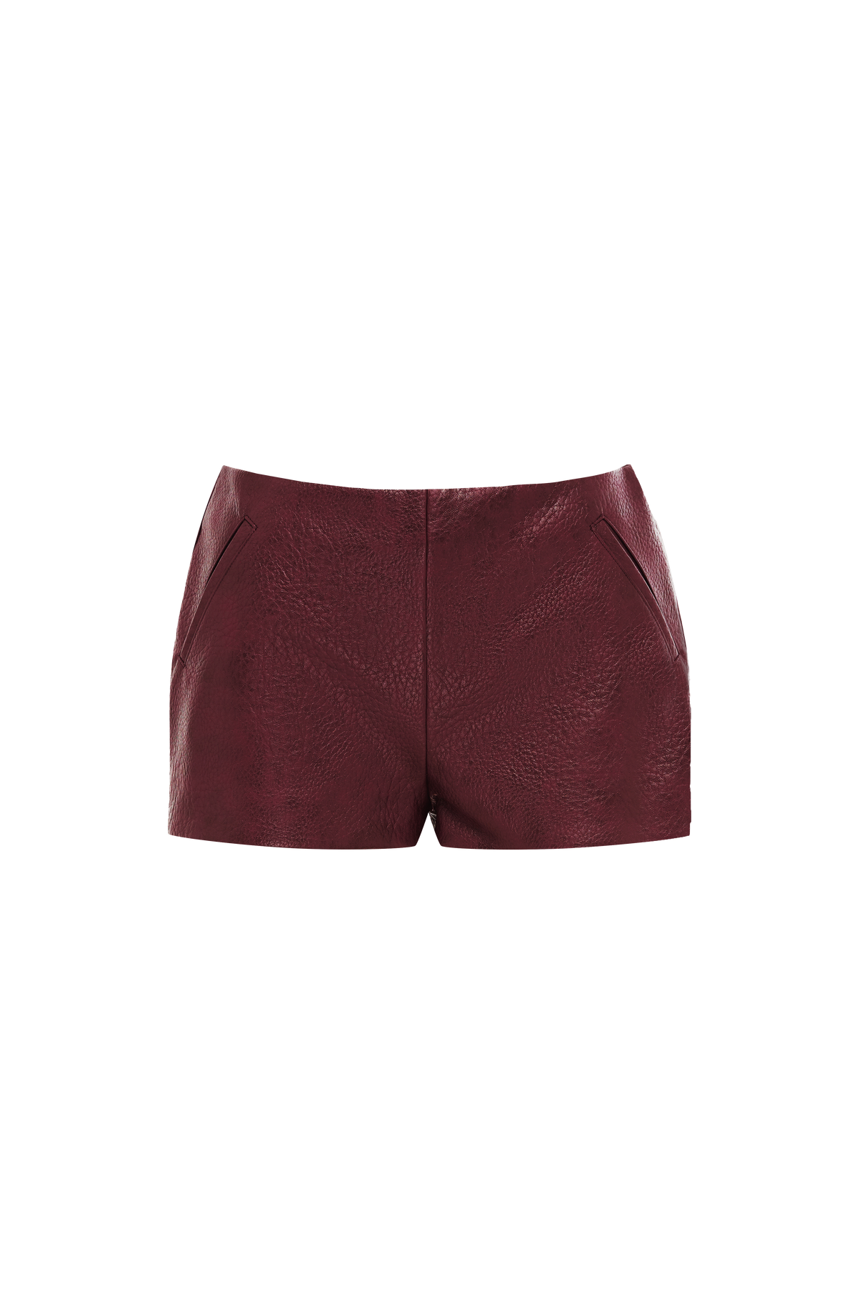 Pantalón corto rojo cereza de cuero, diseño liso con costuras y bolsillos