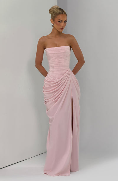 Vestido LARA rosa claro sin mangas con frunces y abertura lateral