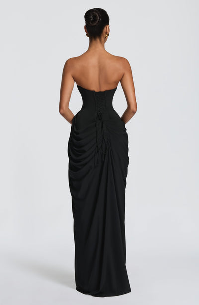 Vestido LARA negro sin tirantes con espalda descubierta y drapeado posterior