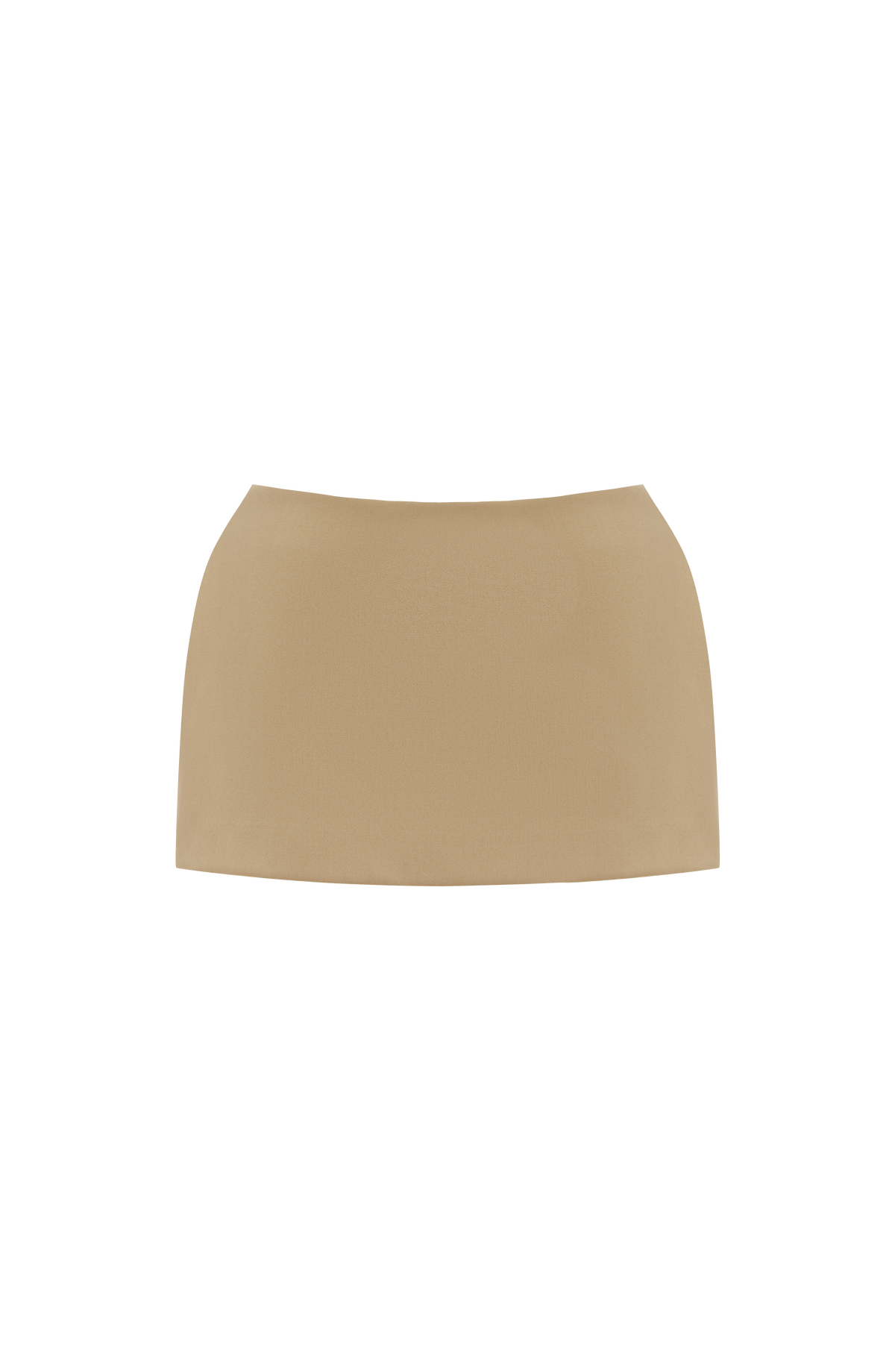Minifalda pantalón arena lisa, tiro corto y dobladillo recto.